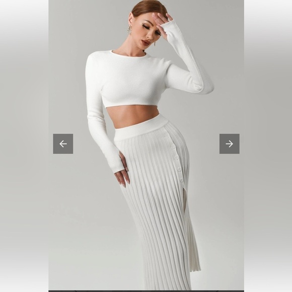 HIGH SLIT LONG SLEEVE PLEATED KNIT SWEATER AND SKIRT MATCHING SET - MILKY WHITE. - Picture 6 of 16